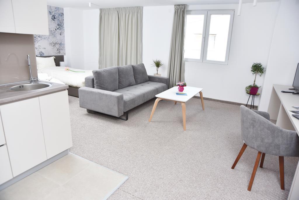 Kozle City Apartments Üsküp Oda fotoğraf