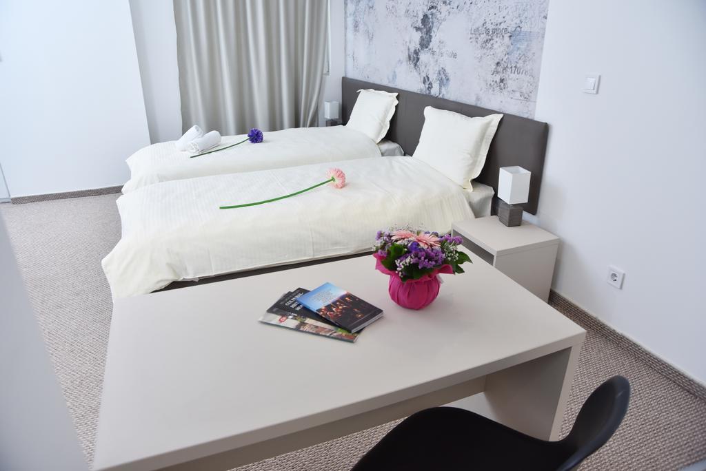Kozle City Apartments Üsküp Oda fotoğraf