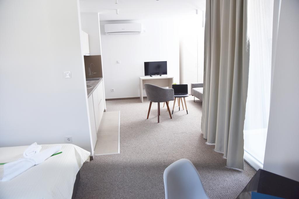 Kozle City Apartments Üsküp Oda fotoğraf