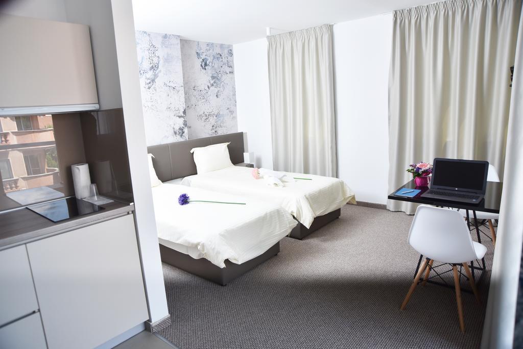 Kozle City Apartments Üsküp Oda fotoğraf
