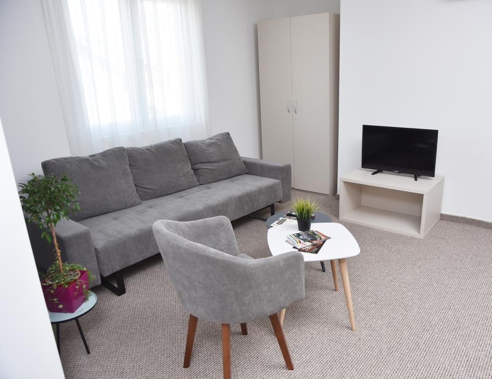 Kozle City Apartments Üsküp Oda fotoğraf