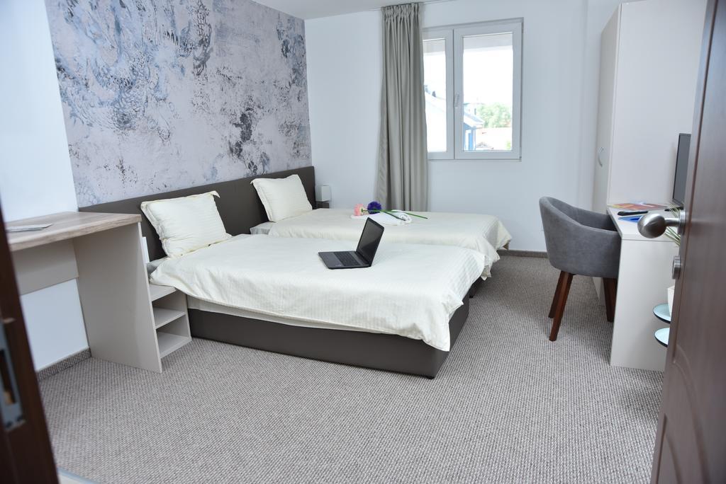 Kozle City Apartments Üsküp Oda fotoğraf