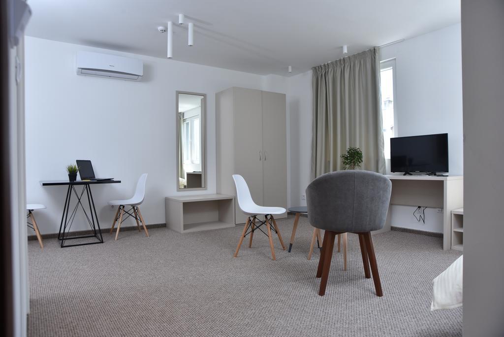 Kozle City Apartments Üsküp Oda fotoğraf