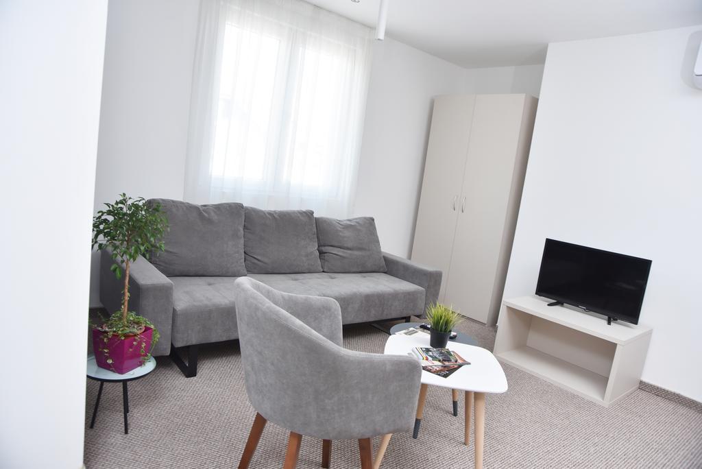 Kozle City Apartments Üsküp Oda fotoğraf