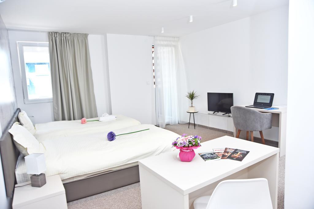 Kozle City Apartments Üsküp Oda fotoğraf