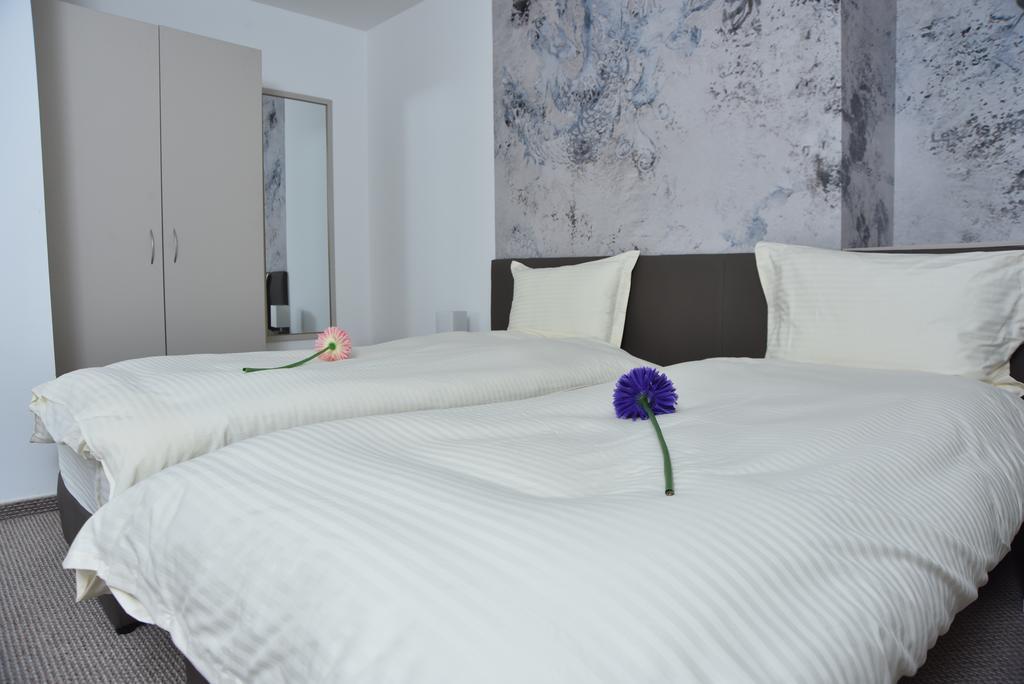 Kozle City Apartments Üsküp Oda fotoğraf