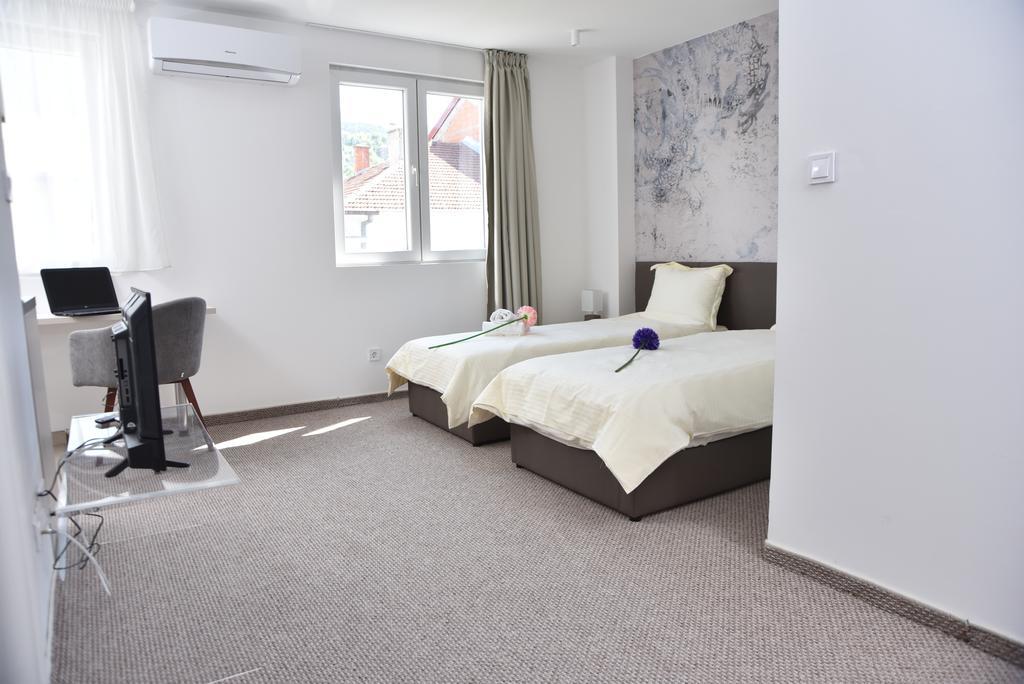 Kozle City Apartments Üsküp Oda fotoğraf