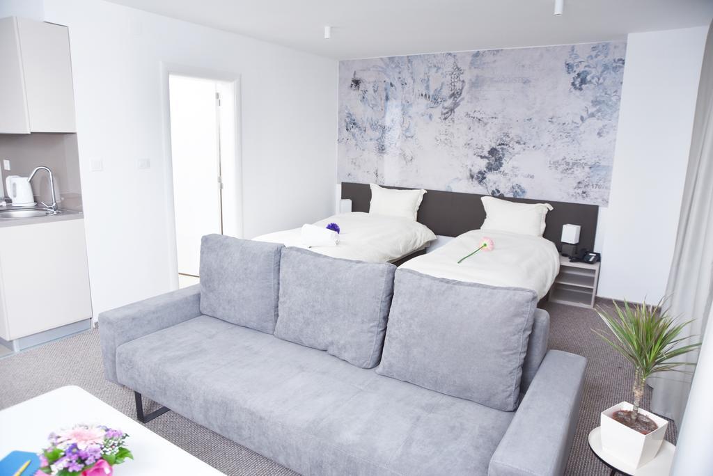 Kozle City Apartments Üsküp Oda fotoğraf