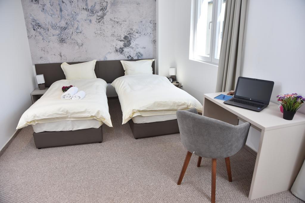 Kozle City Apartments Üsküp Oda fotoğraf