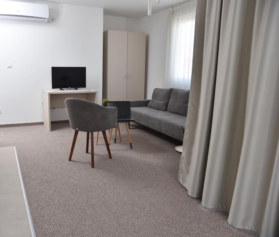 Kozle City Apartments Üsküp Oda fotoğraf