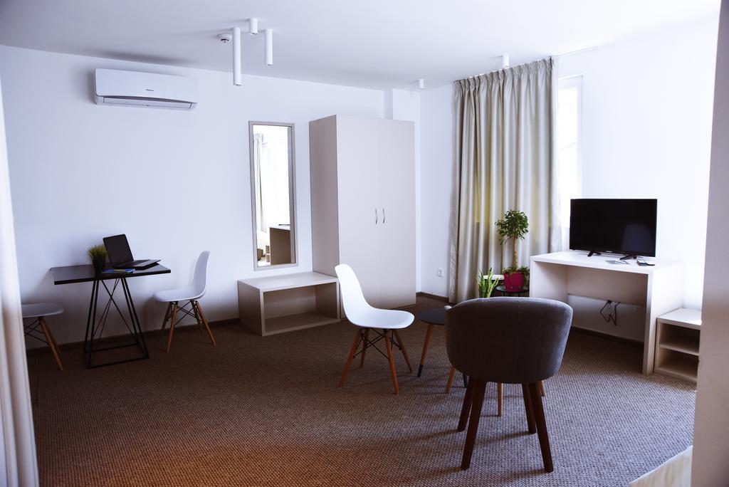 Kozle City Apartments Üsküp Oda fotoğraf