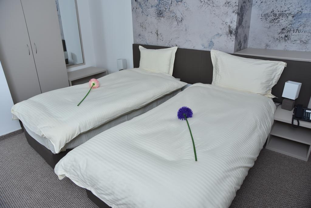 Kozle City Apartments Üsküp Oda fotoğraf