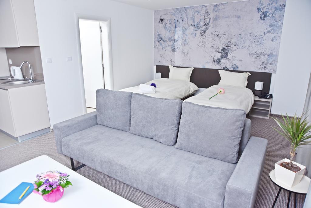 Kozle City Apartments Üsküp Oda fotoğraf