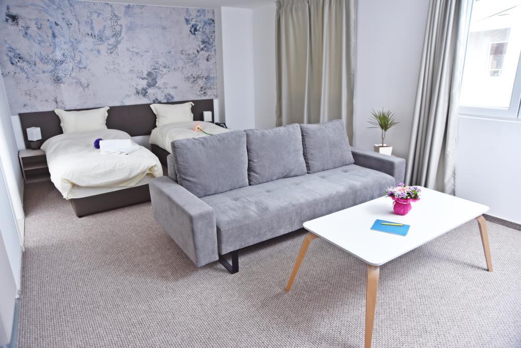 Kozle City Apartments Üsküp Oda fotoğraf