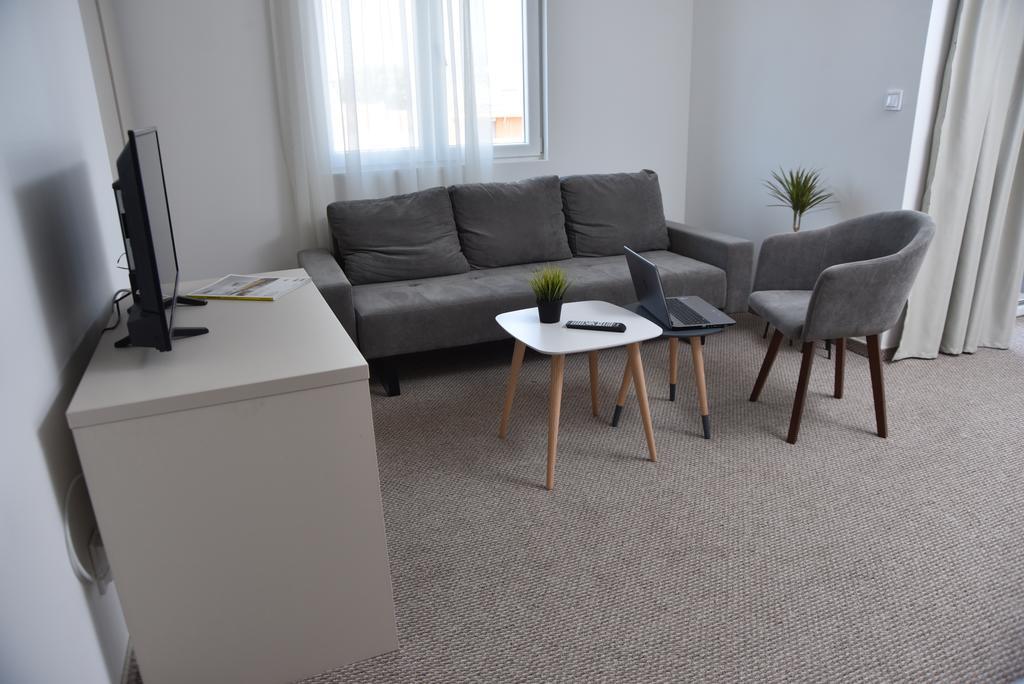 Kozle City Apartments Üsküp Oda fotoğraf