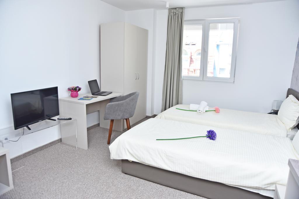 Kozle City Apartments Üsküp Oda fotoğraf