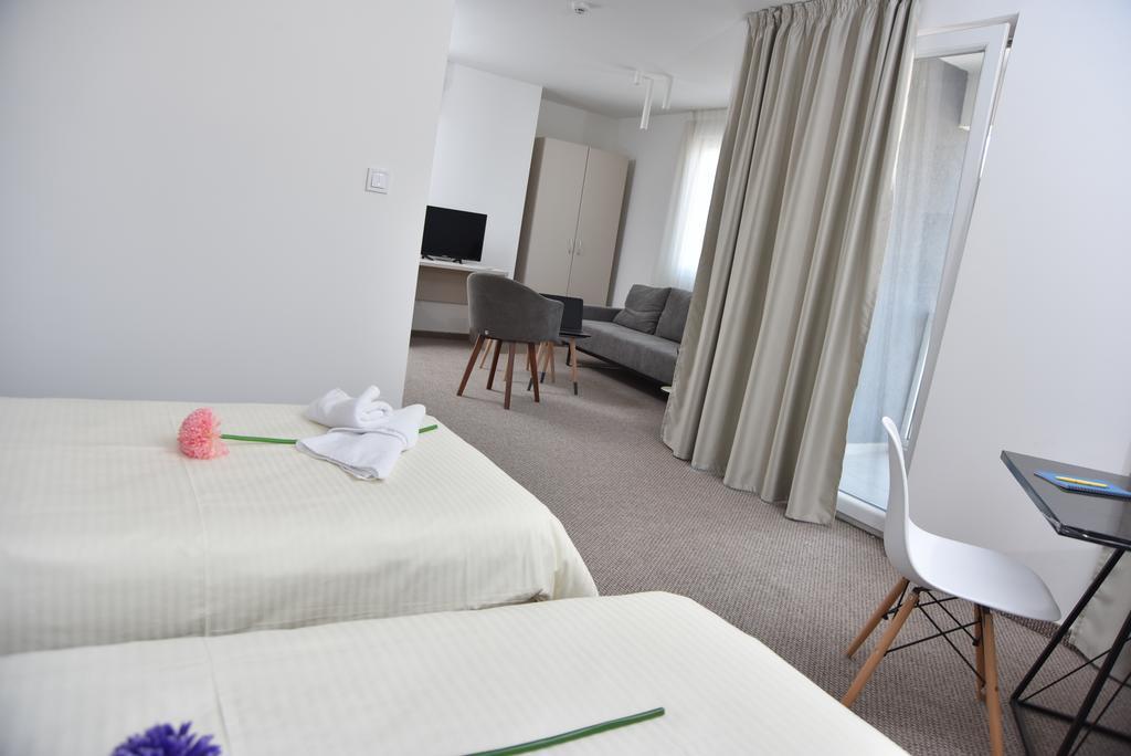 Kozle City Apartments Üsküp Oda fotoğraf