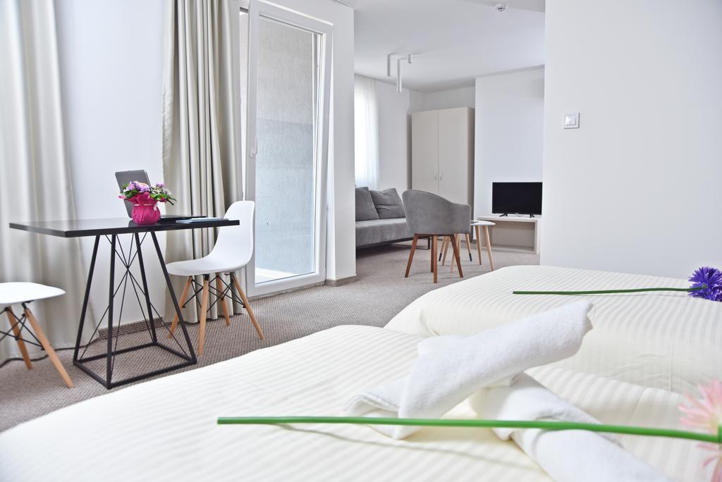 Kozle City Apartments Üsküp Oda fotoğraf