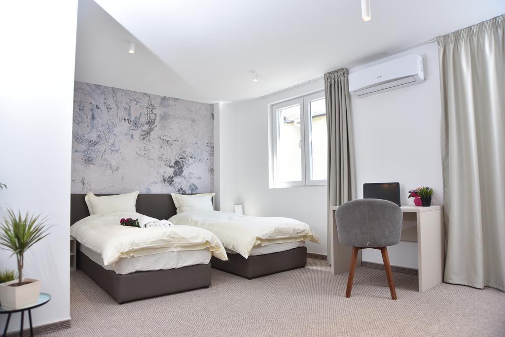 Kozle City Apartments Üsküp Oda fotoğraf
