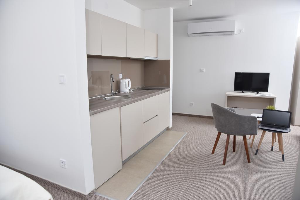 Kozle City Apartments Üsküp Oda fotoğraf